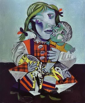 パブロ・ピカソ Painting - マヤ・ピカソ 人形を持つ娘 1938年 パブロ・ピカソ